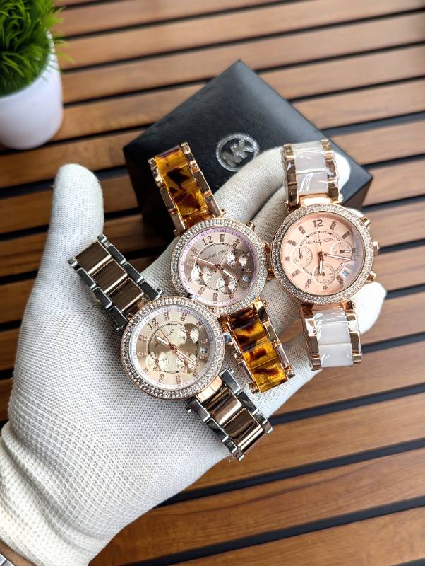 MICHAEL KORS
AWESOME QUALITY