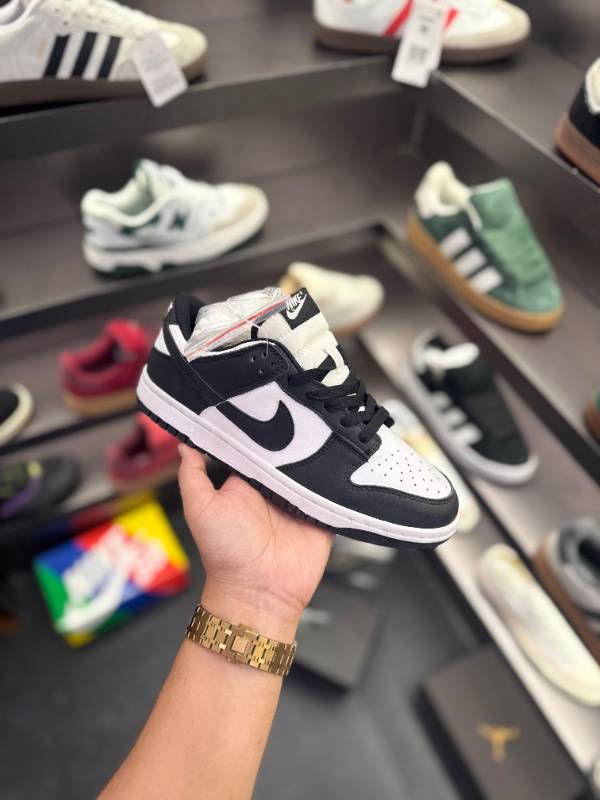 NIKE SB DUNK PANDA