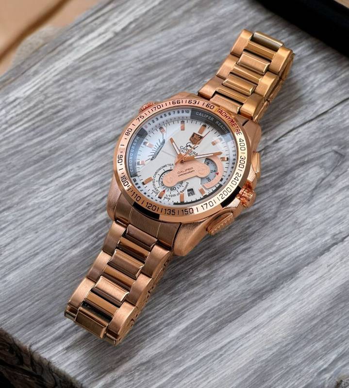 The 2020 TAG Heuer Carrera Sport represents an evolutionary change in the lineup, retaining its modern Carrera aesthetic and now it's more refined.