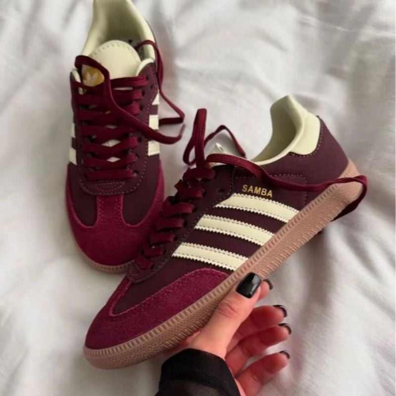 ADIDAS SAMBA MAROON

EXTRA LACE &

WITH OG BOX

KEYCHAIN