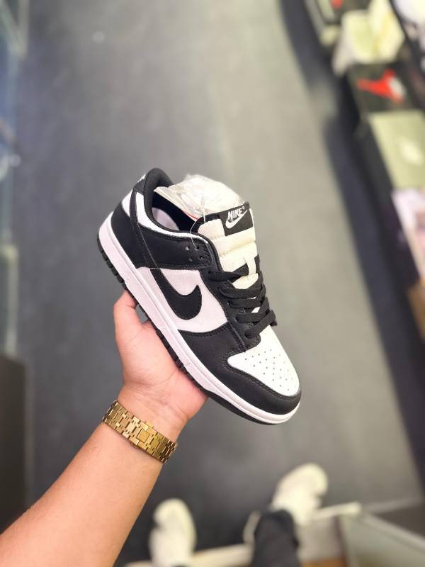 NIKE SB DUNK PANDA