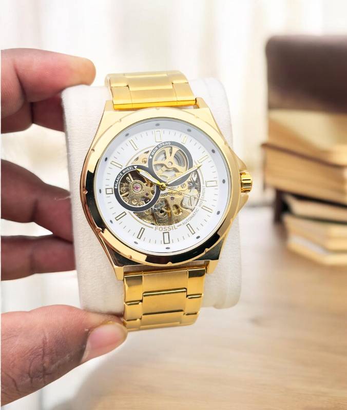The difference between style and fashion is FOSSIL quality With styling metal strap