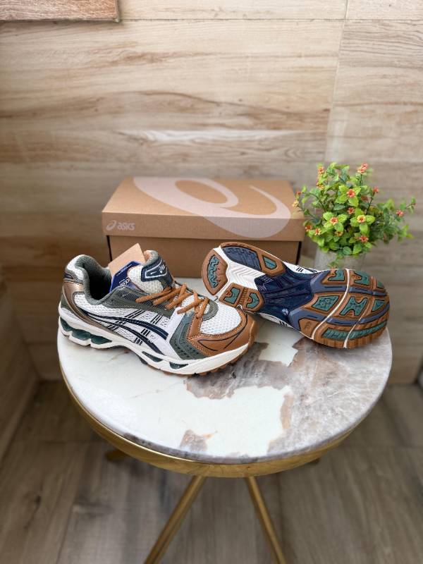 Asics Gel Kayano 14 GREEN

BROWN