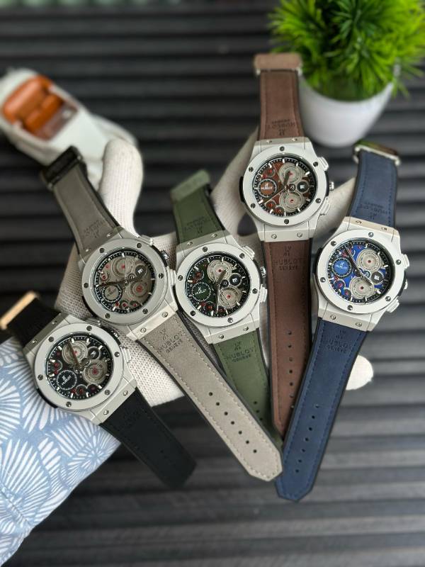 MODEL HUBLOT