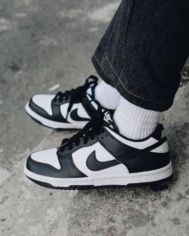 NIKE SB DUNK PANDA