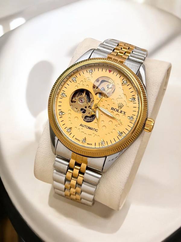 AN AUTOMATIC MECHANISM IN STEEL LUXURY BELT