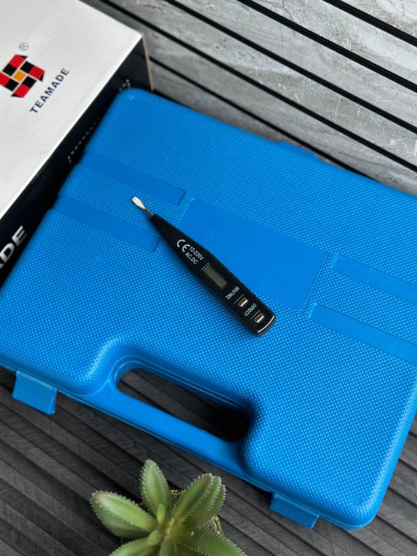 COMPACT MULTI-PURPOSE TOOL KIT