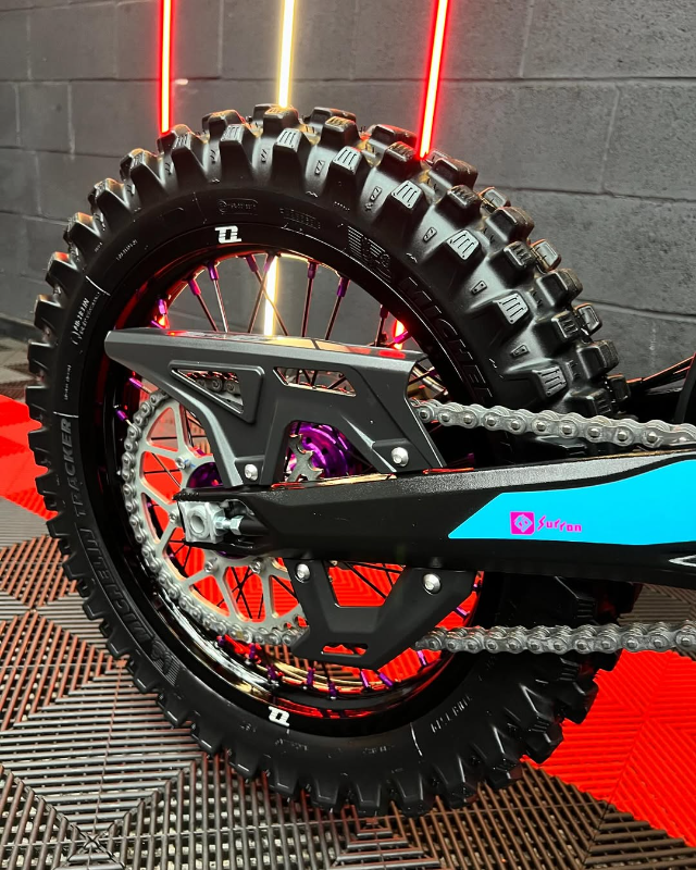 PREMIUM REPLICA - SUR-RON ULTRA BEE T EDITION