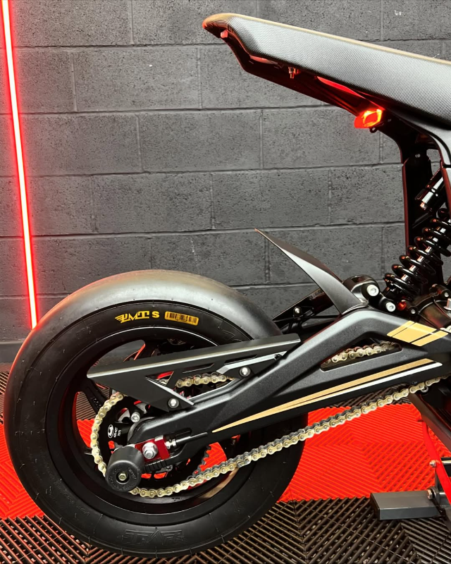 PREMIUM REPLICA - TALARIA STING PIT EDITION