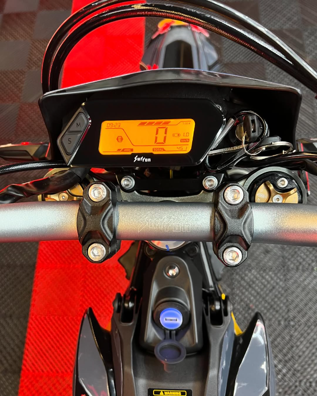 PREMIUM REPLICA - SUR-RON ULTRA BEE RED BULL EDITION