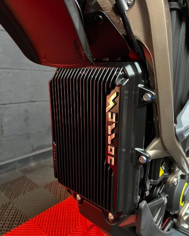 PREMIUM REPLICA - SUR-RON ULTRA BEE X HP