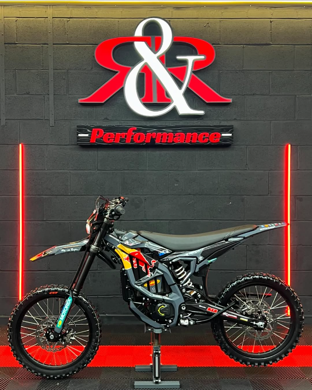PREMIUM REPLICA - SUR-RON ULTRA BEE RED BULL EDITION