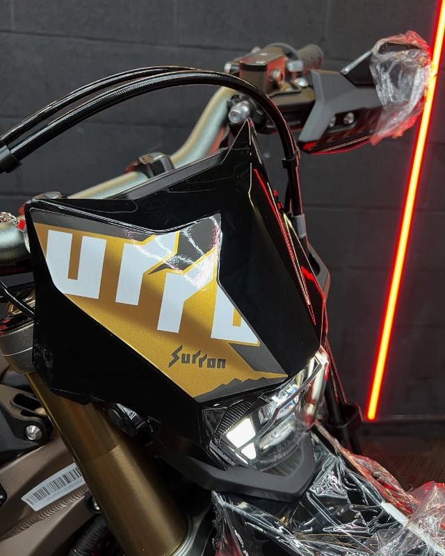 PREMIUM REPLICA - SUR-RON ULTRA BEE X HP