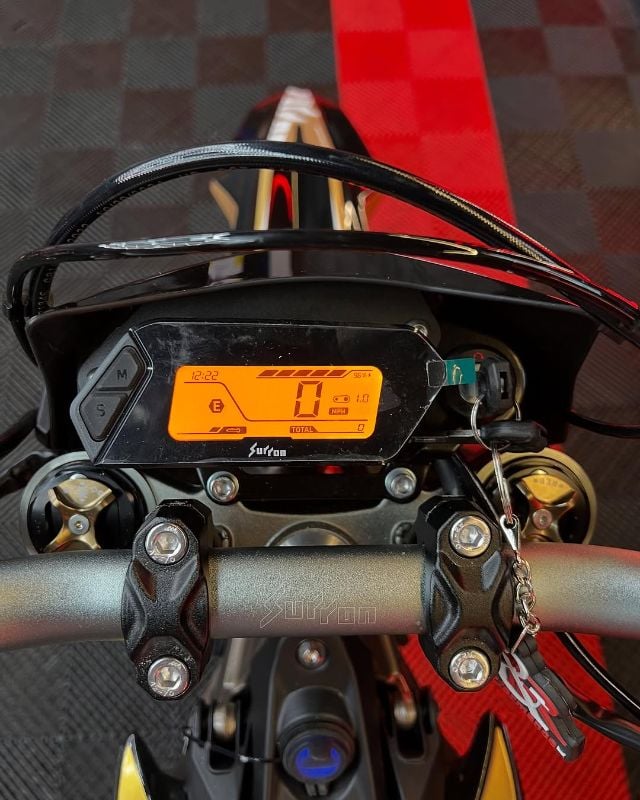 PREMIUM REPLICA - SUR-RON ULTRA BEE X HP