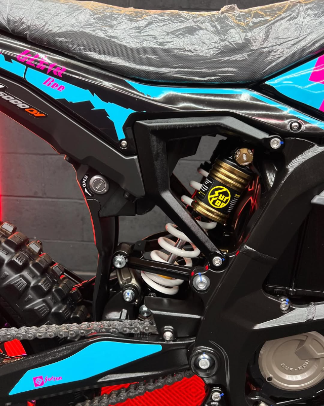 PREMIUM REPLICA - SUR-RON ULTRA BEE T EDITION