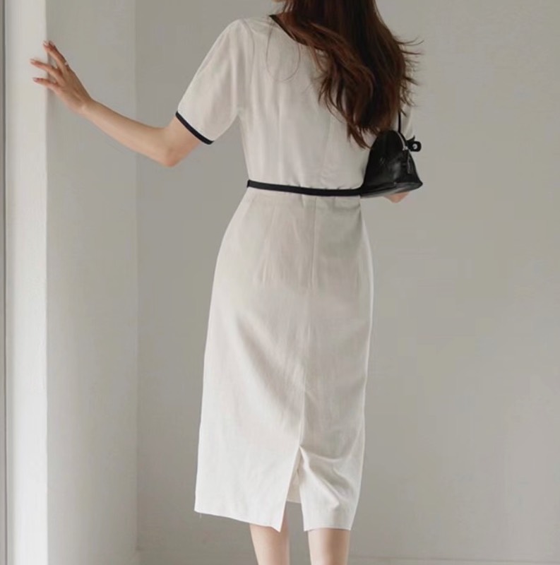 包邊方領及膝連身裙