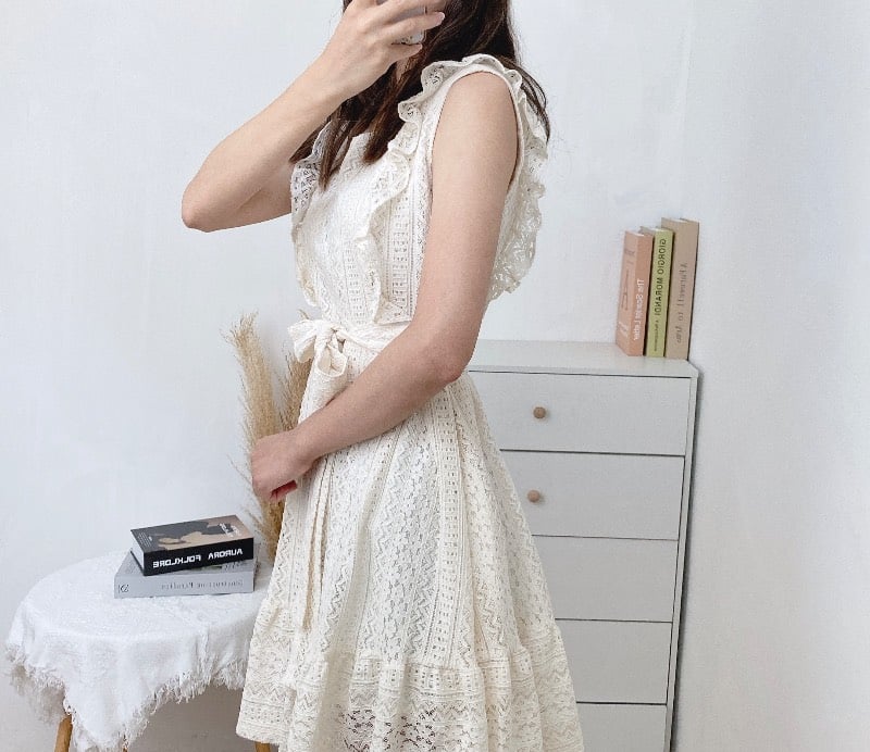 鏤花雙排荷葉邊綁帶連身裙