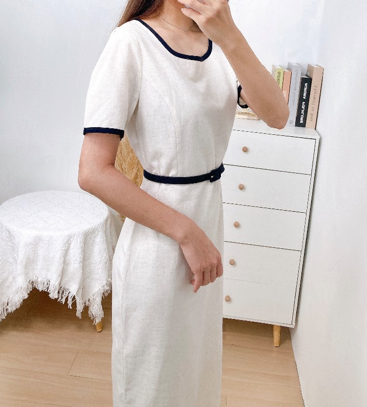 包邊方領及膝連身裙
