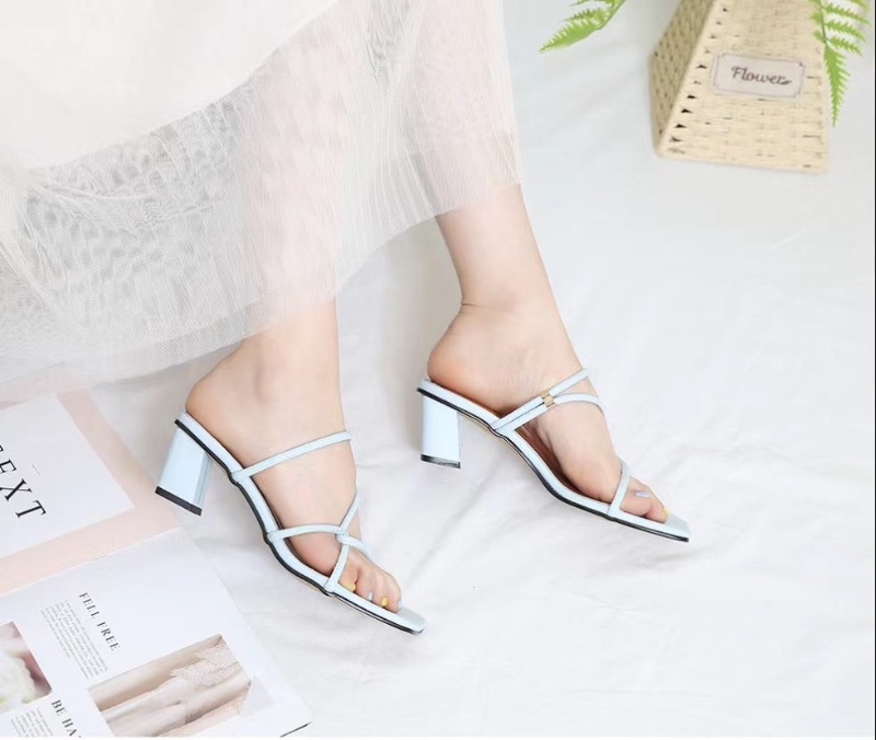平頭Z帶高跟涼鞋