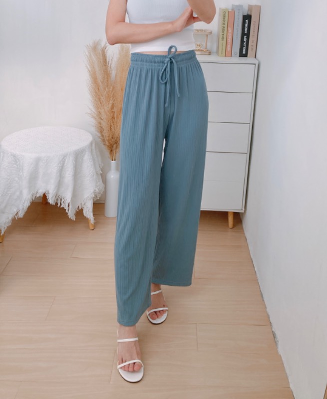 自由奔放龍鬚寛褲