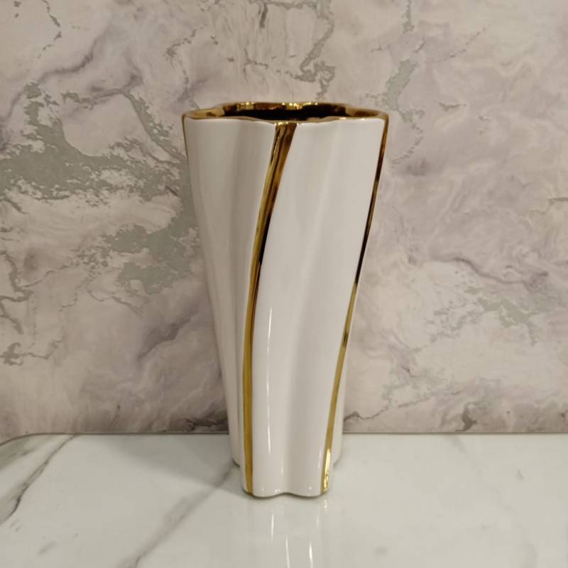 (TPM-444) White Vase 6 Size- L