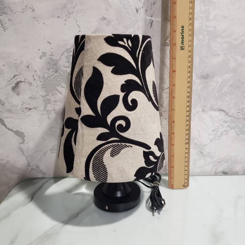 (TPM-652) Shaded Lamp
