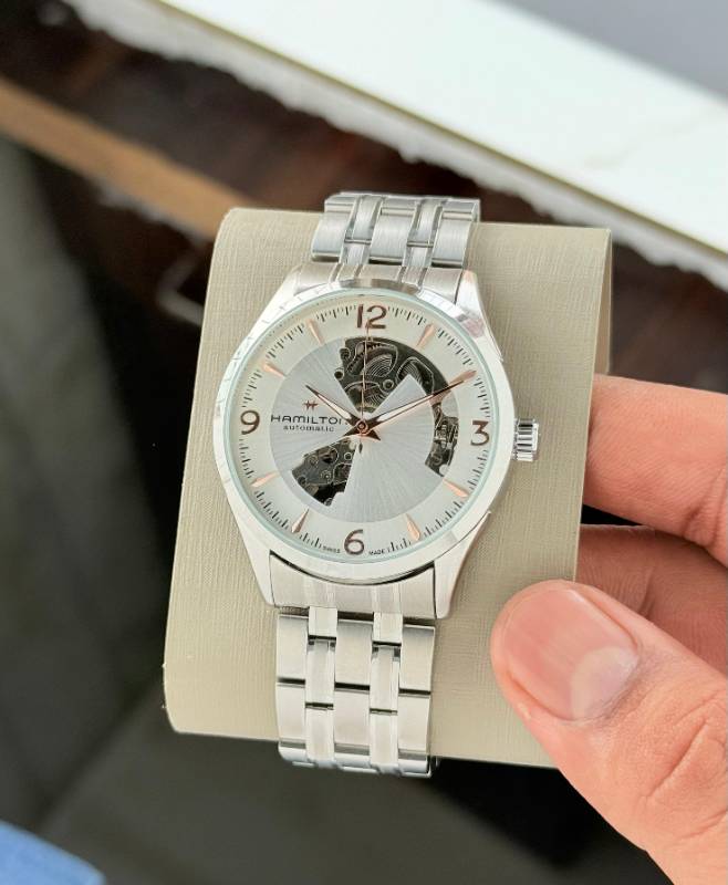 Hamilton Jazzmaster Open Heart – Elegance in Motion