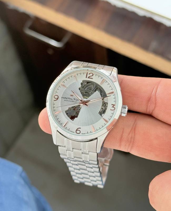 Hamilton Jazzmaster Open Heart – Elegance in Motion