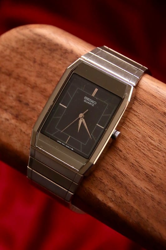 Seiko Quartz 8223-8000 Integrated Bracelet Tank VIntage Watch
