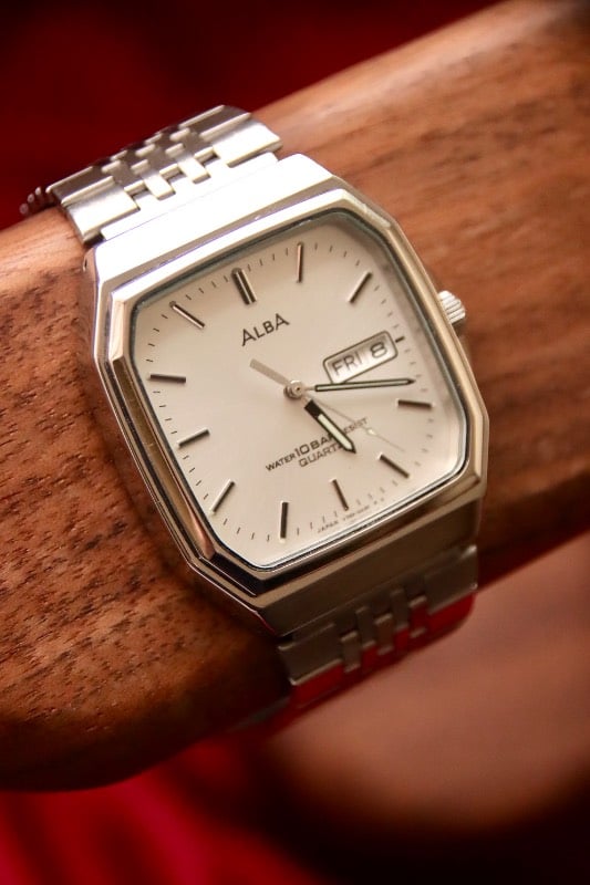 Alba TV shaped Rectangular Day/Date Vintage Watch