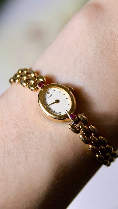 Seiko Ladies Purple Gemstone Quartz Vintage Watch