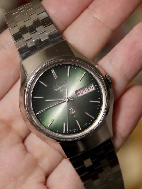 Seiko Quartz Dark Green Sunburst Vintage Watch