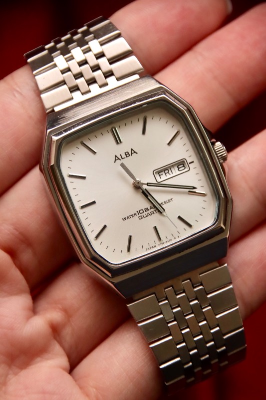 Alba TV shaped Rectangular Day/Date Vintage Watch