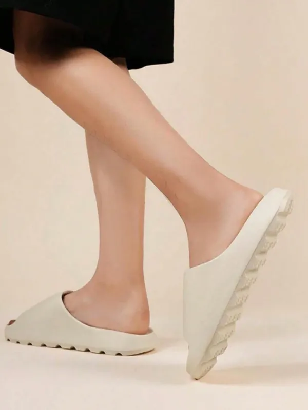 Men / Unisex Comfy Non-Slip Thick Sole Slip-Ons, Beige