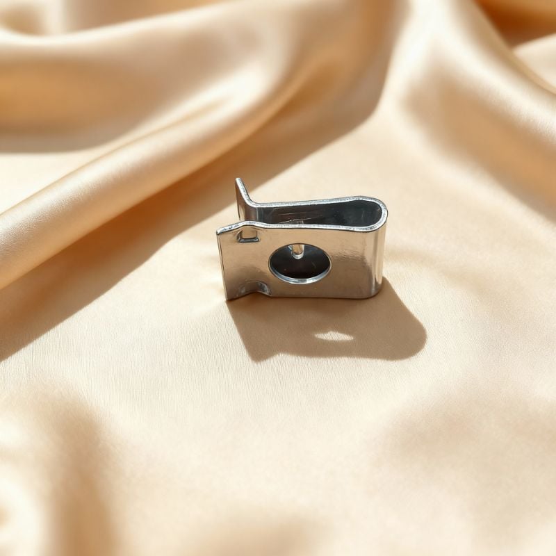 PATTA  OR SCREW CLIP