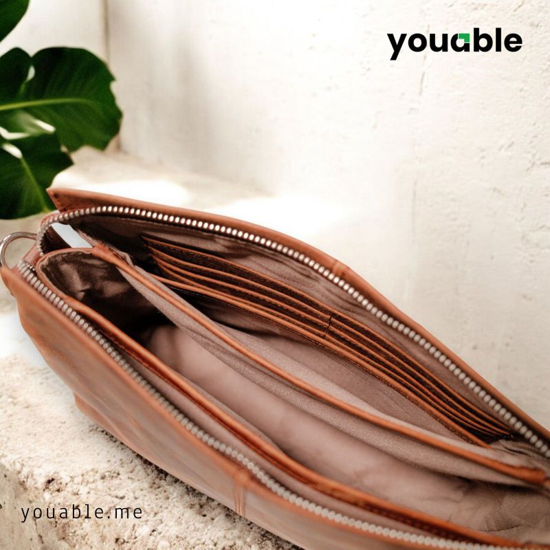 Embrace - the clutch