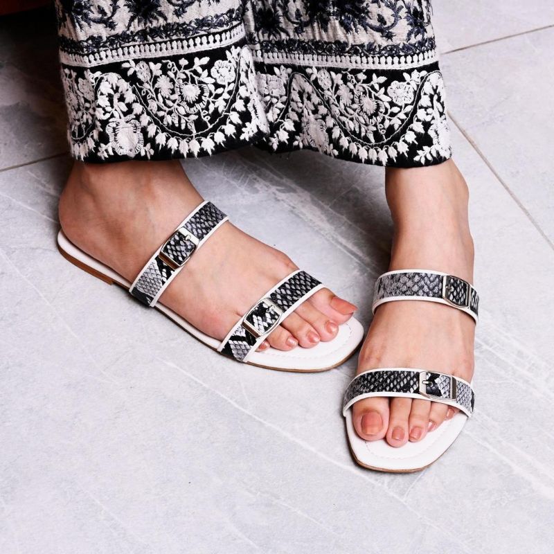 Women casual flat footwear