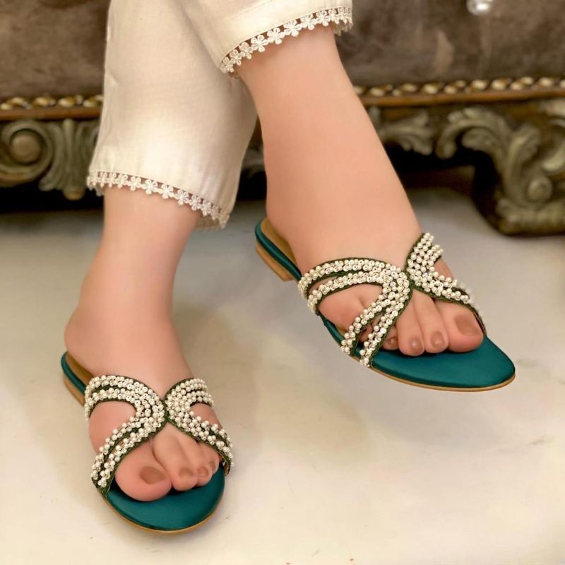 Women casual embroided shoes