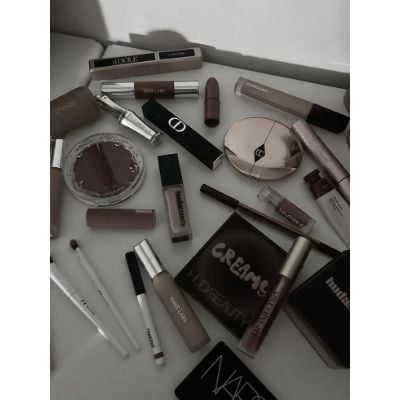 Make-Up
